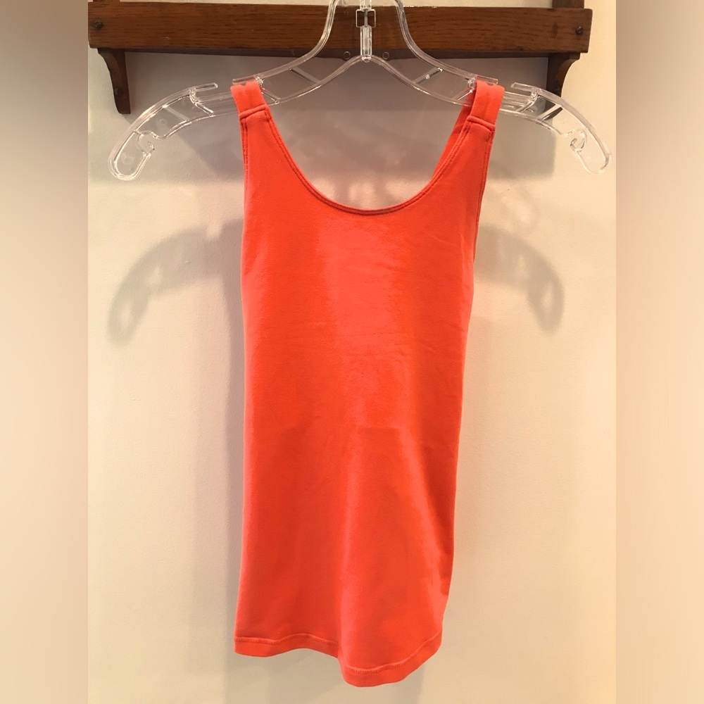 Lululemon size 6 Coral cross backed tank top